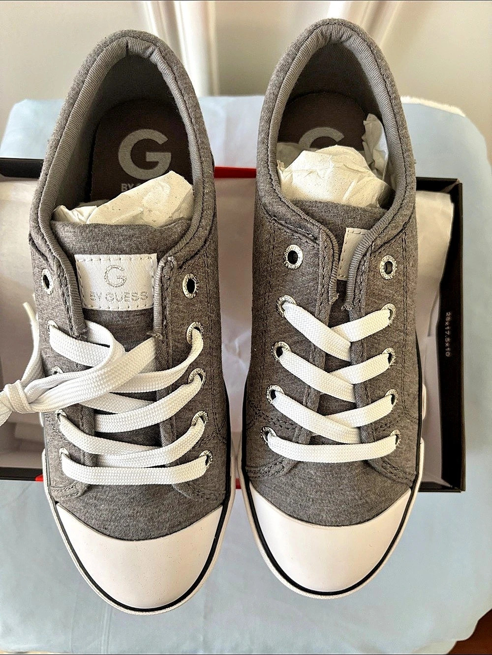 Guess GGOONA Low-Top Sneakers Gray & White US 8 New